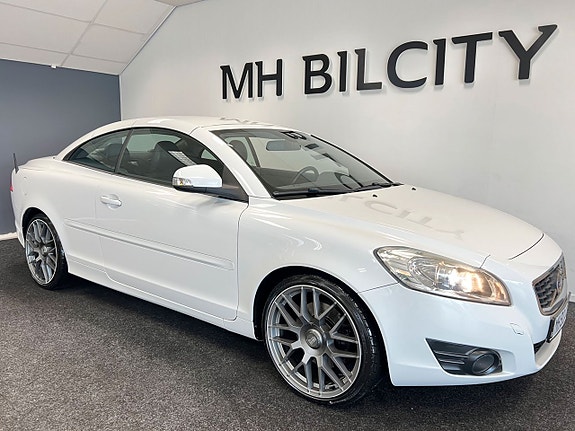Volvo C70 2 of 5