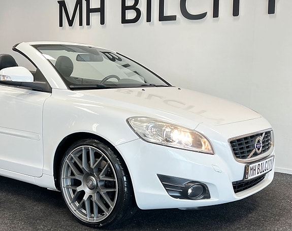 Volvo C70 3 of 5