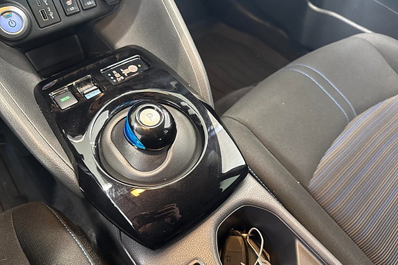Nissan Leaf 12 of 12