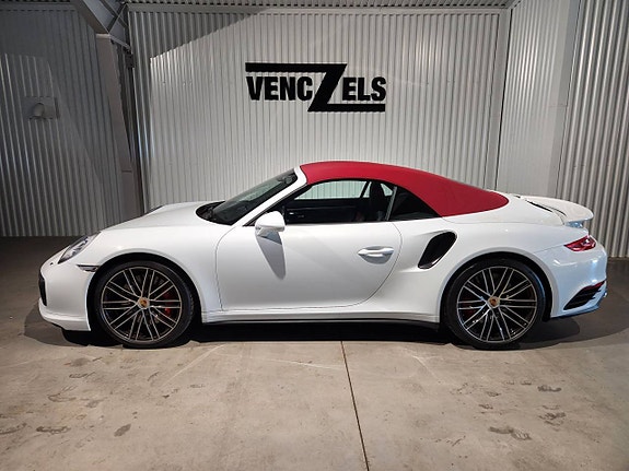 Porsche 911 Turbo 3 of 5