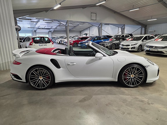 Porsche 911 Turbo 11 of 15