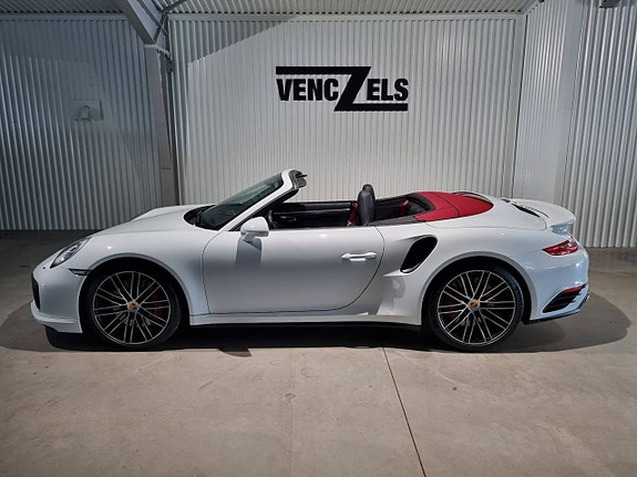 Porsche 911 Turbo 4 of 5