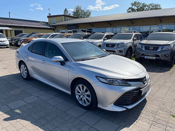 Toyota Camry 7 of 22