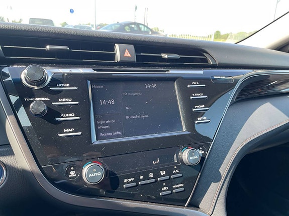 Toyota Camry 18 of 22