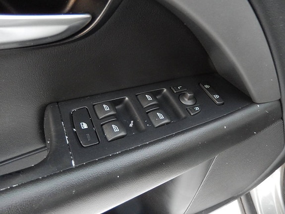Volvo V70 8 of 16