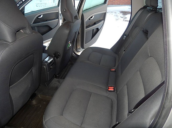 Volvo V70 5 of 16
