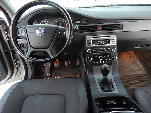 Volvo V70 9 of 16