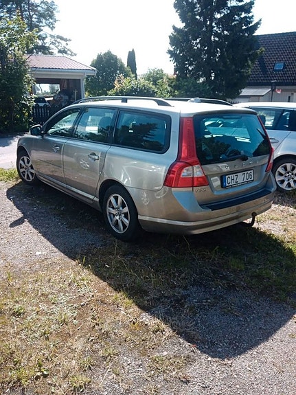 Volvo V70 4 of 16