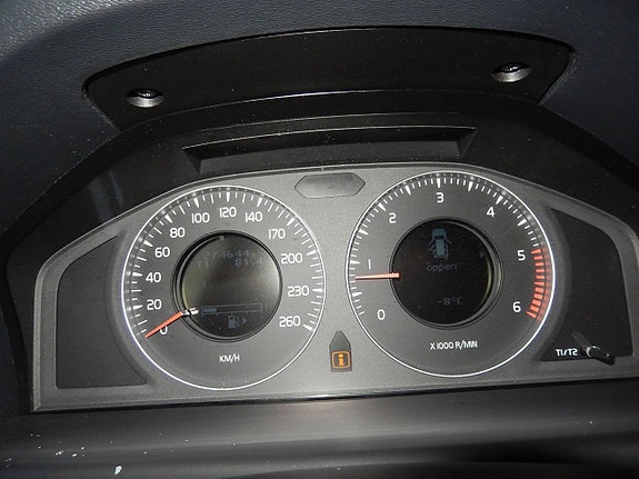 Volvo V70 11 of 16