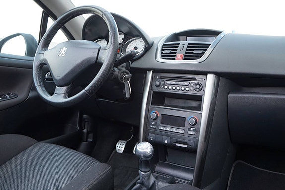 Peugeot 207 CC 14 of 15