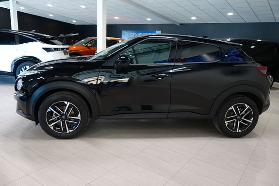Nissan Juke 2 of 5