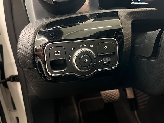 Mercedes-Benz A180 d 22 of 24