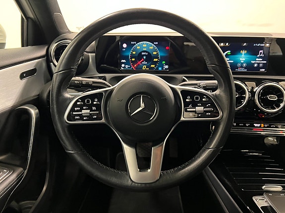 Mercedes-Benz A180 d 13 of 24