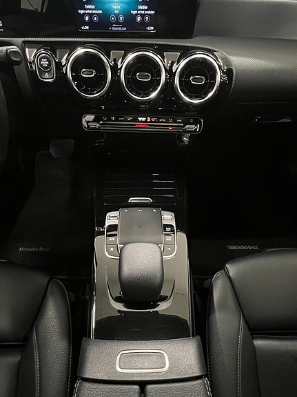 Mercedes-Benz A180 d 15 of 24