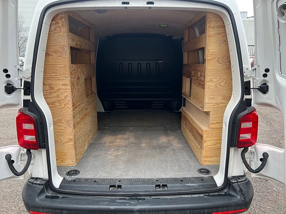 Volkswagen Transporter 10 of 18