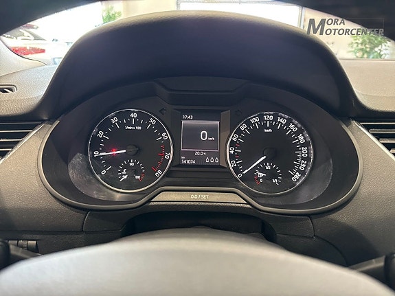 Skoda Octavia 10 of 15