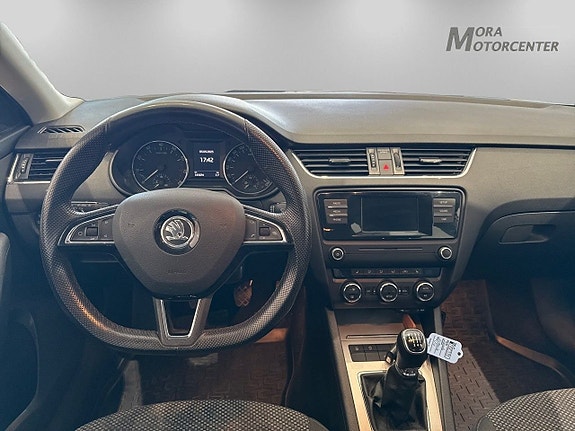 Skoda Octavia 7 of 15