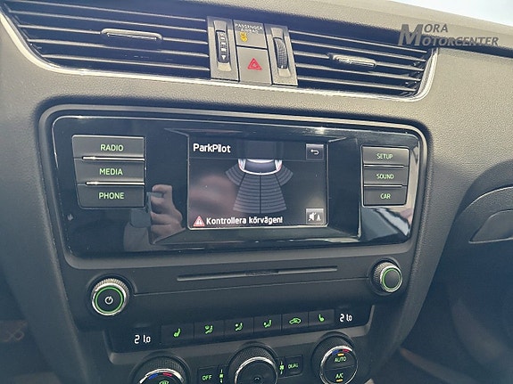 Skoda Octavia 11 of 15