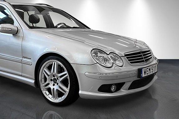 Mercedes-Benz C55 25 of 30