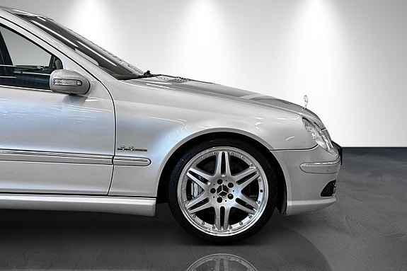 Mercedes-Benz C55 4 of 30