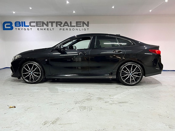 BMW 218 13 of 25