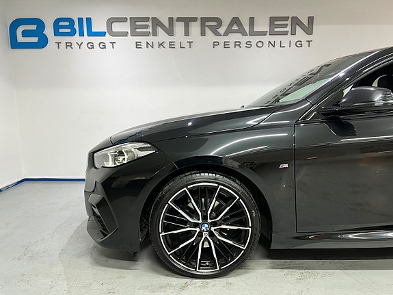 BMW 218 14 of 25