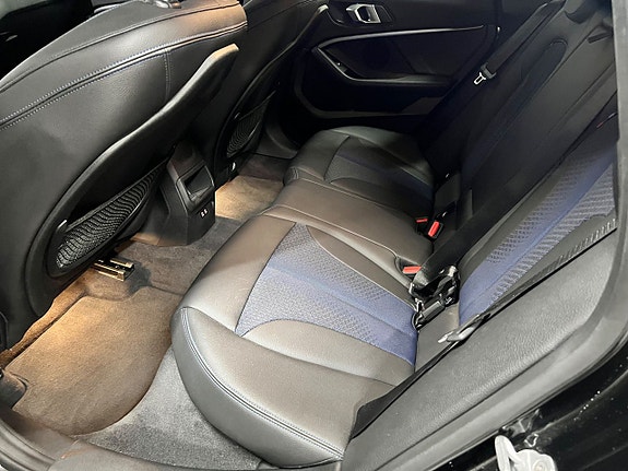 BMW 218 17 of 25