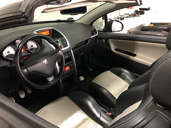 Peugeot 207 CC 14 of 20