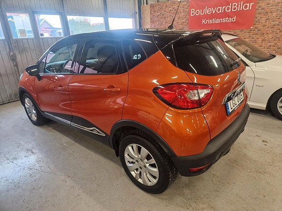 Renault Captur 3 of 17