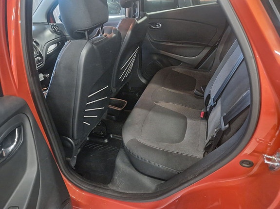 Renault Captur 5 of 17