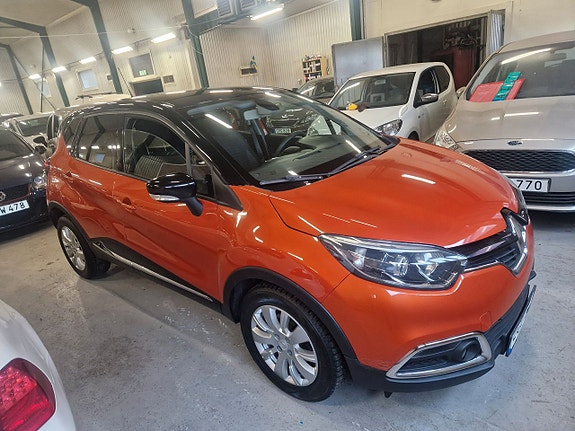 Renault Captur 2 of 17