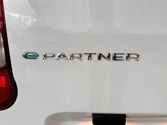Peugeot e-Partner 3 of 9