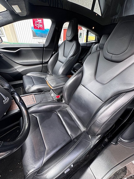Tesla Model S 3 of 17