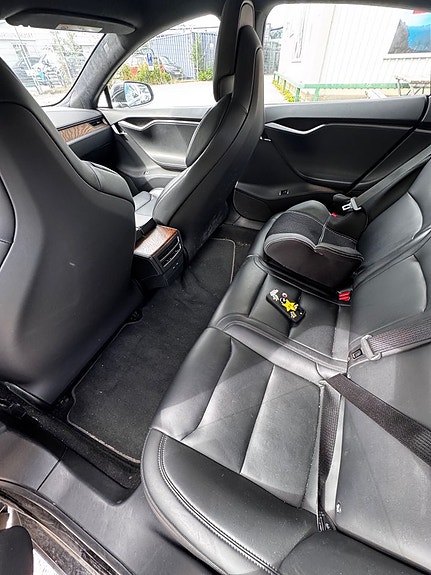 Tesla Model S 5 of 17