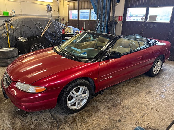 Chrysler Stratus 11 of 18