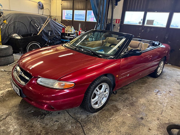 Chrysler Stratus 2 of 5