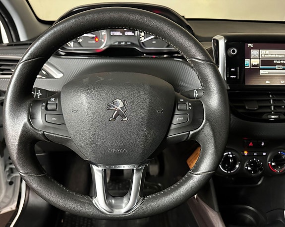 Peugeot 2008 12 of 16