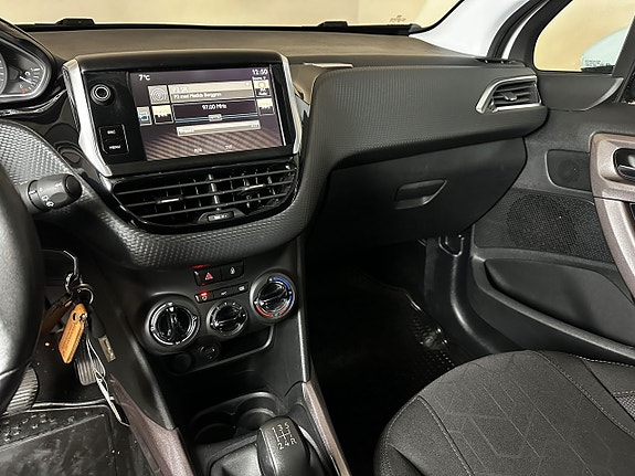 Peugeot 2008 14 of 16