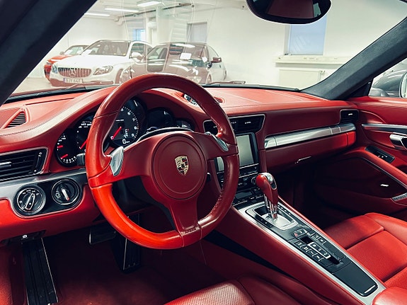 Porsche 911 Carrera S 12 of 27