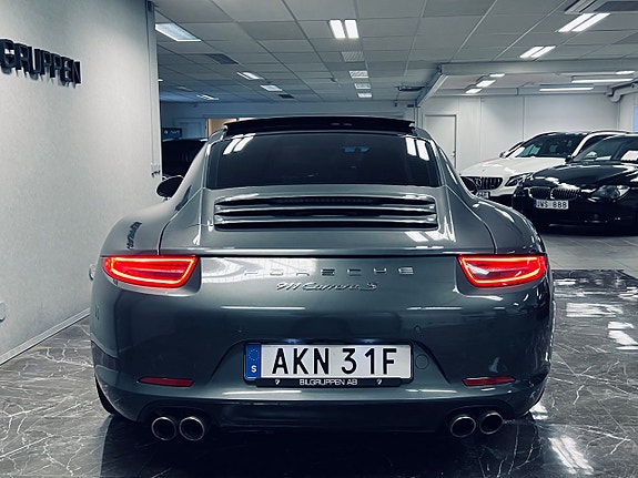 Porsche 911 Carrera S 8 of 27