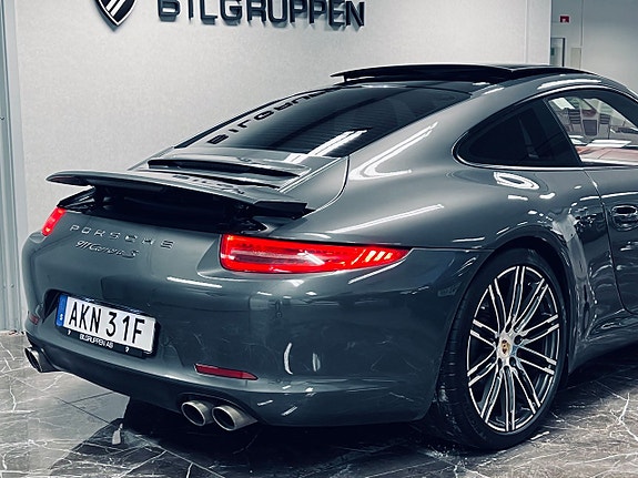 Porsche 911 Carrera S 6 of 27