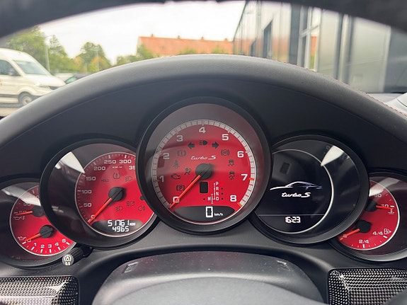 Porsche 911 Turbo S 14 of 20
