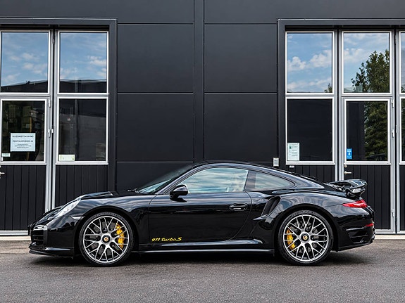Porsche 911 Turbo S 2 of 20