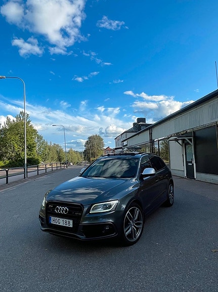 Audi Q5 2 of 5