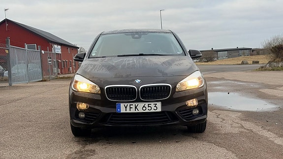 BMW 218 2 of 27