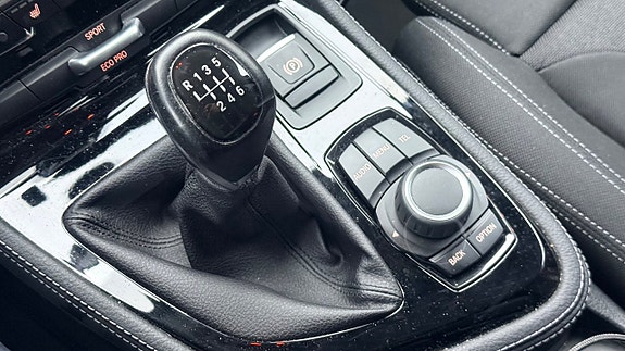 BMW 218 18 of 27
