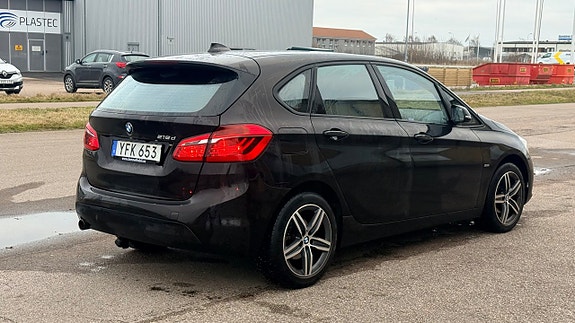 BMW 218 4 of 27