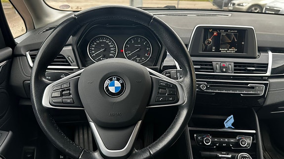 BMW 218 10 of 27
