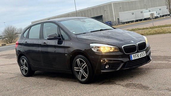 BMW 218 3 of 27