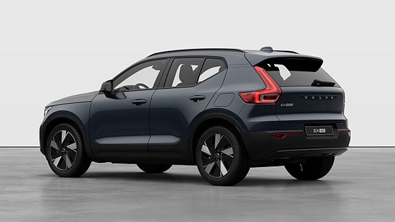 Volvo EX40 3 of 17